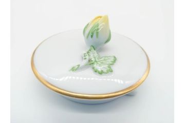 ドイツ　マイセン　Meissen　ベーシックフラワー　二つ花　花の装飾が素敵なティーポット(洋食器)(R-069961)