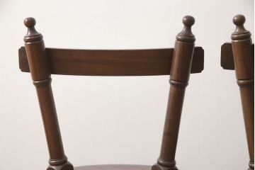 和製ビンテージ　九州民芸家具　凝った意匠が目を惹くシックな佇まいの南京小椅子2脚セット(板座チェア、ダイニングチェア、イス、いす、ヴィンテージ)(R-069968)