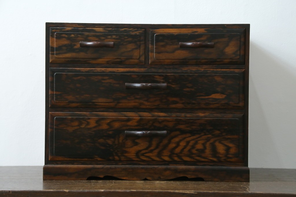 和製アンティーク　高級品!!　指物工芸　内部桐材　上品かつシックな佇まいの総黒柿くじゃく杢の裁縫箱　(R-069973)