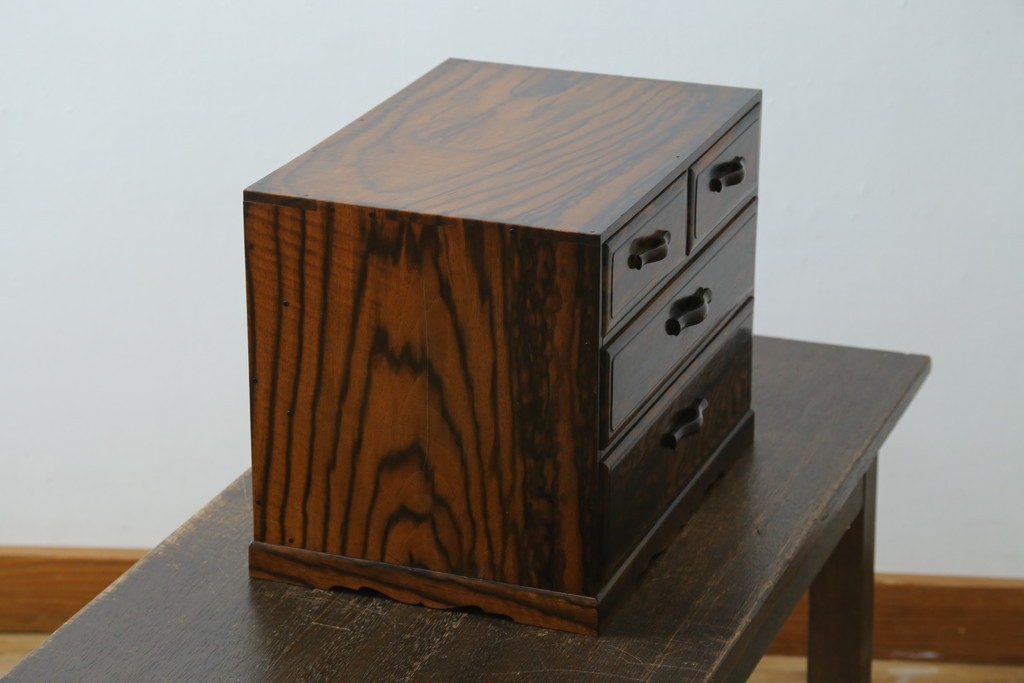 和製アンティーク　高級品!!　指物工芸　内部桐材　上品かつシックな佇まいの総黒柿くじゃく杢の裁縫箱　(R-069973)