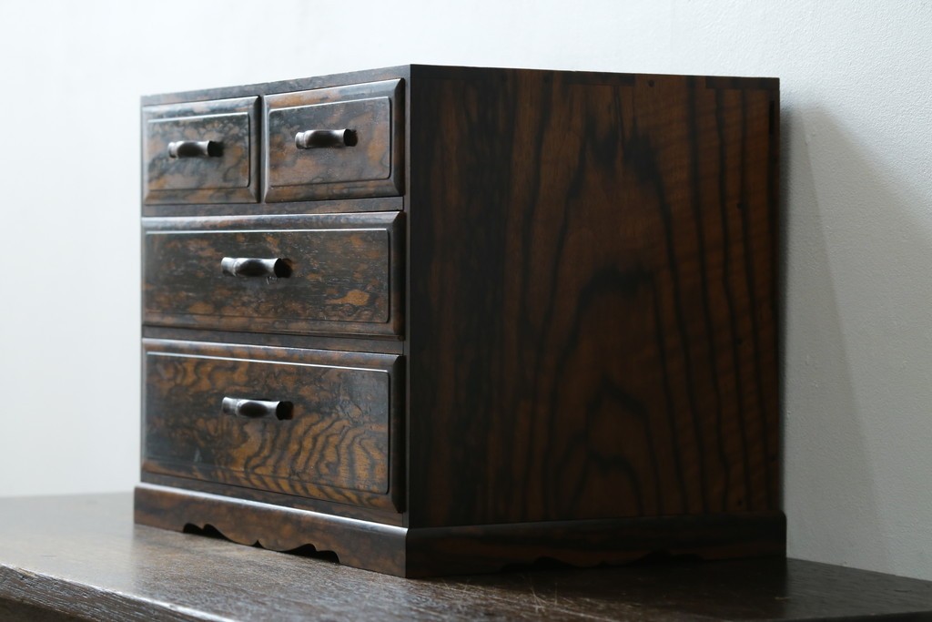 和製アンティーク　高級品!!　指物工芸　内部桐材　上品かつシックな佇まいの総黒柿くじゃく杢の裁縫箱　(R-069973)