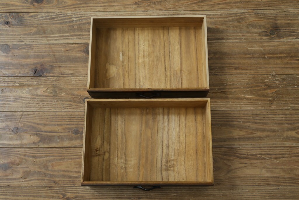 和製アンティーク　高級品!!　指物工芸　内部桐材　上品かつシックな佇まいの総黒柿くじゃく杢の裁縫箱　(R-069973)