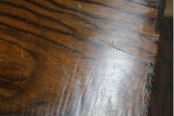 和製アンティーク　高級品!!　指物工芸　内部桐材　上品かつシックな佇まいの総黒柿くじゃく杢の裁縫箱　(R-069973)