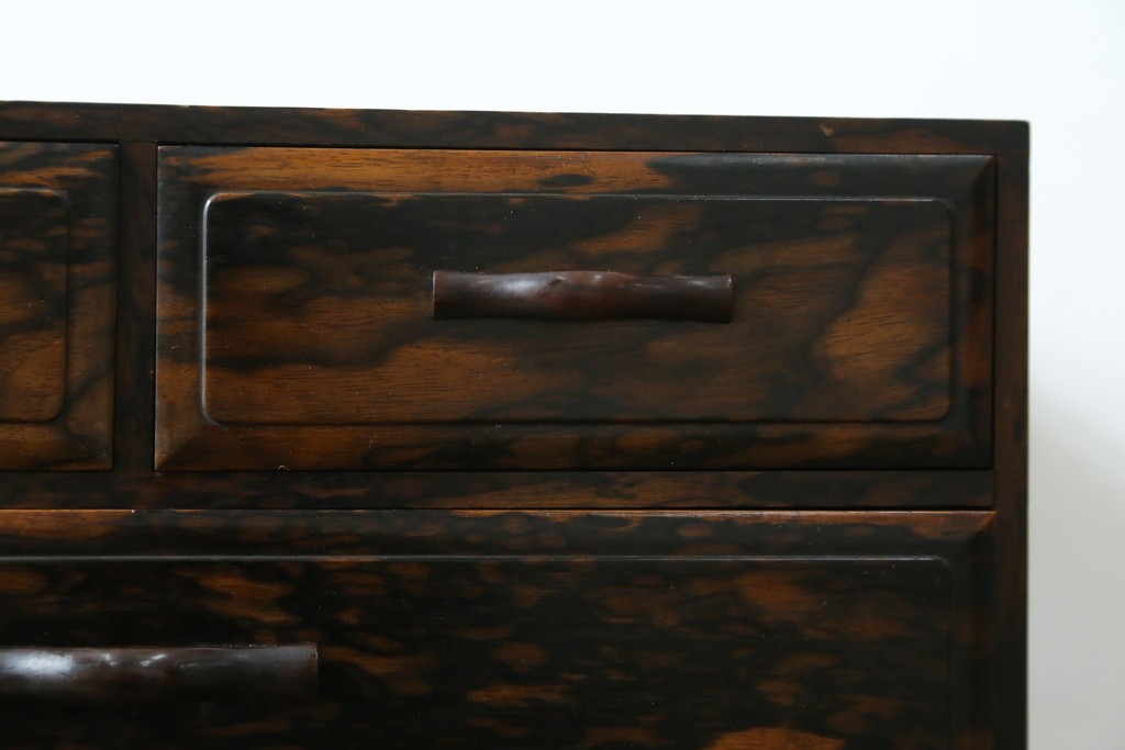 和製アンティーク　高級品!!　指物工芸　内部桐材　上品かつシックな佇まいの総黒柿くじゃく杢の裁縫箱　(R-069973)