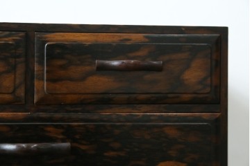 和製アンティーク　高級品!!　指物工芸　内部桐材　上品かつシックな佇まいの総黒柿くじゃく杢の裁縫箱　(R-069973)