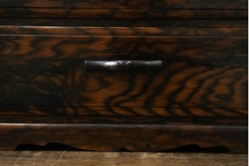 和製アンティーク　高級品!!　指物工芸　内部桐材　上品かつシックな佇まいの総黒柿くじゃく杢の裁縫箱　(R-069973)