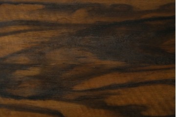 和製アンティーク　高級品!!　指物工芸　内部桐材　上品かつシックな佇まいの総黒柿くじゃく杢の裁縫箱　(R-069973)