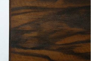 和製アンティーク　高級品!!　指物工芸　内部桐材　上品かつシックな佇まいの総黒柿くじゃく杢の裁縫箱　(R-069973)