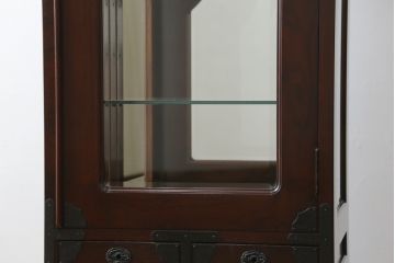中古　美品　筑後民芸　和洋折衷なデザインが個性的で面白い縦型のキュリオケース(ガラスケース、キャビネット、ショーケース、飾り棚)(R-069976)