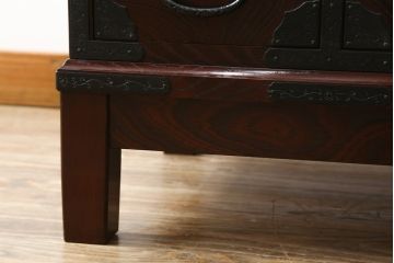 中古　美品　筑後民芸　和洋折衷なデザインが個性的で面白い縦型のキュリオケース(ガラスケース、キャビネット、ショーケース、飾り棚)(R-069976)