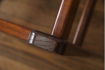 中古　九州民芸家具　上質な雰囲気漂う肘掛付き座椅子(座いす、座イス)(R-069978)