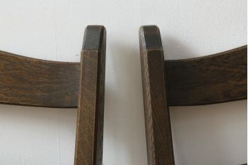 中古　美品　永田良介商店　神戸洋家具　落ち着きのあるシックな佇まいが魅力のラダー型ダイニングチェア2脚セット(食堂椅子、ラダーバックチェア、ワークチェア、板座チェア、イス)(R-069990)