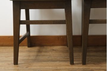 中古　美品　永田良介商店　神戸洋家具　落ち着きのあるシックな佇まいが魅力のラダー型ダイニングチェア2脚セット(食堂椅子、ラダーバックチェア、ワークチェア、板座チェア、イス)(R-069990)