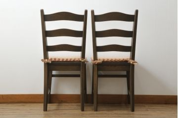 中古　美品　永田良介商店　神戸洋家具　落ち着きのあるシックな佇まいが魅力のラダー型ダイニングチェア2脚セット(食堂椅子、ラダーバックチェア、ワークチェア、板座チェア、イス)(R-069990)