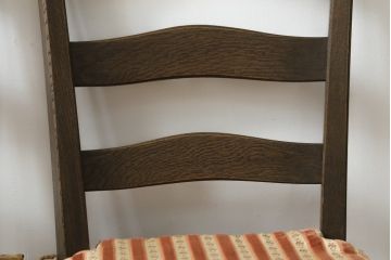 中古　美品　永田良介商店　神戸洋家具　落ち着きのあるシックな佇まいが魅力のラダー型ダイニングチェア2脚セット(食堂椅子、ラダーバックチェア、ワークチェア、板座チェア、イス)(R-069991)
