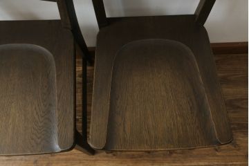 中古　美品　永田良介商店　神戸洋家具　落ち着きのあるシックな佇まいが魅力のラダー型ダイニングチェア2脚セット(食堂椅子、ラダーバックチェア、ワークチェア、板座チェア、イス)(R-069991)
