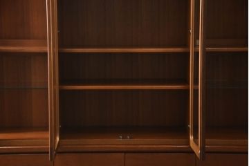 和製ビンテージ　希少品　ナショナル(National)家具製作所　チーク材　クラシックな佇まいが魅力の照明付き二段重ねキャビネット(収納棚、飾り棚、戸棚、食器棚、カップボード、ヴィンテージ)(R-069996)