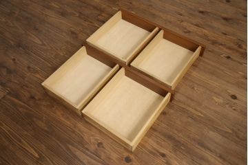 和製ビンテージ　希少品　ナショナル(National)家具製作所　チーク材　クラシックな佇まいが魅力の照明付き二段重ねキャビネット(収納棚、飾り棚、戸棚、食器棚、カップボード、ヴィンテージ)(R-069996)