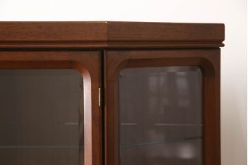 和製ビンテージ　希少品　ナショナル(National)家具製作所　チーク材　クラシックな佇まいが魅力の照明付き二段重ねキャビネット(収納棚、飾り棚、戸棚、食器棚、カップボード、ヴィンテージ)(R-069996)