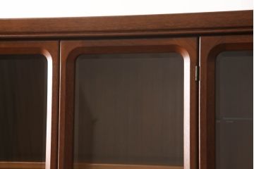 和製ビンテージ　希少品　ナショナル(National)家具製作所　チーク材　クラシックな佇まいが魅力の照明付き二段重ねキャビネット(収納棚、飾り棚、戸棚、食器棚、カップボード、ヴィンテージ)(R-069996)