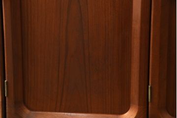 和製ビンテージ　希少品　ナショナル(National)家具製作所　チーク材　クラシックな佇まいが魅力の照明付き二段重ねキャビネット(収納棚、飾り棚、戸棚、食器棚、カップボード、ヴィンテージ)(R-069996)
