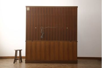 和製ビンテージ　希少品　ナショナル(National)家具製作所　チーク材　クラシックな佇まいが魅力の照明付き二段重ねキャビネット(収納棚、飾り棚、戸棚、食器棚、カップボード、ヴィンテージ)(R-069996)