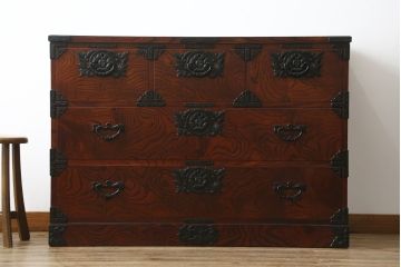中古　岩谷堂箪笥　力強い杢目と重厚感ある金具が魅力の和箪笥(整理箪笥、衣装タンス、収納たんす、引き出し、サイドボード、サイドチェスト)(R-069997)