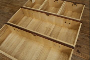 中古　岩谷堂箪笥　力強い杢目と重厚感ある金具が魅力の和箪笥(整理箪笥、衣装タンス、収納たんす、引き出し、サイドボード、サイドチェスト)(R-069997)
