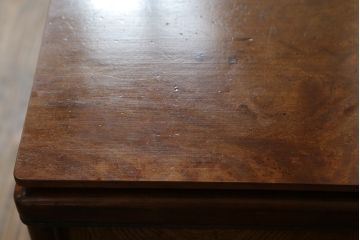 和製アンティーク　激レア　珍品　博物館クラス　特注　欅(ケヤキ)材　黒柿材　古美術　彫刻入りのクラシカルなデザインが美しい長火鉢(囲炉裏、木製火鉢)(R-069999)