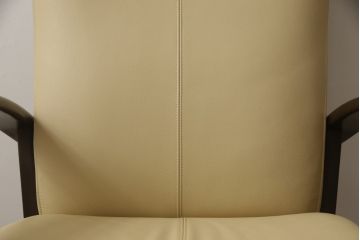 中古　美品　カリモク家具(karimoku)オリジナルブランド　限定店舗のみ取扱品　ディレトーレ(Direttore)　1人掛けソファ(パーソナルソファ、一人掛け、1P、アームチェア、回転椅子、イス)(R-070006)