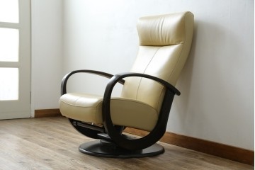 中古　美品　カリモク家具(karimoku)オリジナルブランド　限定店舗のみ取扱品　ディレトーレ(Direttore)　1人掛けソファ(R-070006)