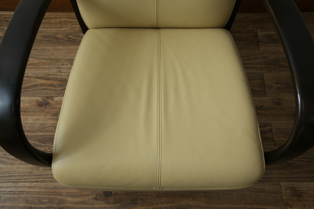 中古　美品　カリモク家具(karimoku)オリジナルブランド　限定店舗のみ取扱品　ディレトーレ(Direttore)　1人掛けソファ(R-070006)