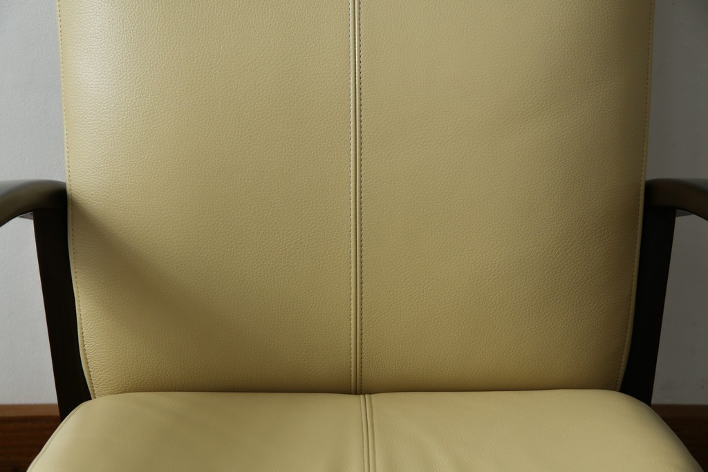 中古　美品　カリモク家具(karimoku)オリジナルブランド　限定店舗のみ取扱品　ディレトーレ(Direttore)　1人掛けソファ(R-070006)