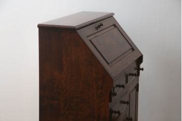 和製ビンテージ　国産　民芸家具　古潭シリーズ　クラシカルな佇まいが魅力のライティングビューロー(簿記机、ワークデスク、在宅用、在宅ワーク用、引き出し、収納棚、戸棚、ヴィンテージ)(R-070007)