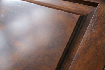和製ビンテージ　国産　民芸家具　古潭シリーズ　クラシカルな佇まいが魅力のライティングビューロー(簿記机、ワークデスク、在宅用、在宅ワーク用、引き出し、収納棚、戸棚、ヴィンテージ)(R-070007)