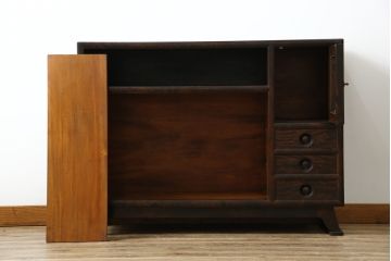 中古　美品　松本民芸家具　どこかレトロな雰囲気も感じる90型茶タンス(サイドボード、戸棚、収納棚)(定価約44万円)(R-070056)
