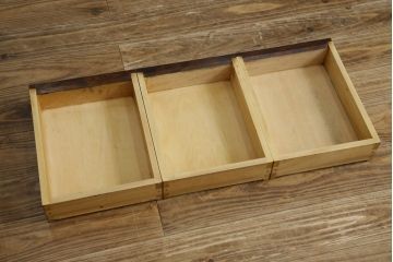 中古　美品　松本民芸家具　どこかレトロな雰囲気も感じる90型茶タンス(サイドボード、戸棚、収納棚)(定価約44万円)(R-070056)