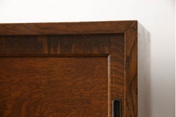和製アンティーク　上手物!　最高級総楢(ナラ)材　前面総虎斑(トラフ)杢目　昭和レトロな雰囲気漂うサイドボード(収納棚、戸棚、サイドキャビネット)(R-070058)