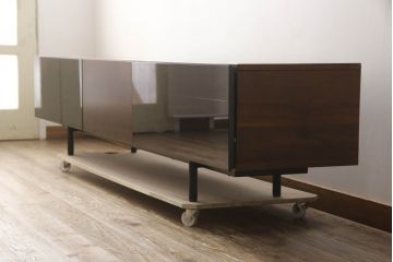 中古　Cassinaixc.(カッシーナイクスシー)　BREATH(ブレス)　スタイリッシュな佇まいが魅力的なシアターボード(テレビ台、ローボード)(R-070061)