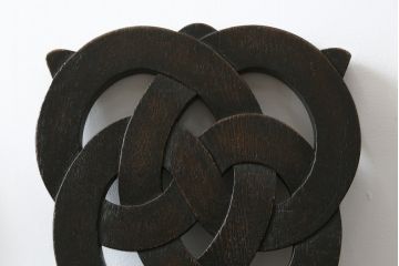 和製ビンテージ　神戸洋家具　ナラ(楢)材　彫刻を施した背もたれが珍しいチェア2脚セット(ダイニングチェア、板座チェア、椅子、イス、ヴィンテージ)(R-070062)