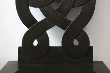 和製ビンテージ　神戸洋家具　ナラ(楢)材　彫刻を施した背もたれが珍しいチェア2脚セット(ダイニングチェア、板座チェア、椅子、イス、ヴィンテージ)(R-070062)