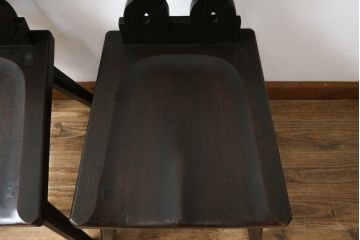 和製ビンテージ　神戸洋家具　ナラ(楢)材　彫刻を施した背もたれが珍しいチェア2脚セット(ダイニングチェア、板座チェア、椅子、イス、ヴィンテージ)(R-070062)