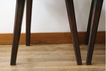 和製ビンテージ　神戸洋家具　ナラ(楢)材　彫刻を施した背もたれが珍しいチェア2脚セット(ダイニングチェア、板座チェア、椅子、イス、ヴィンテージ)(R-070062)