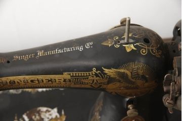 ジャンク品　イギリスアンティーク　SINGER(シンガー)社　置くだけでお洒落な空間に!ディスプレイにおすすめの足踏みミシン(シンガーミシン、ミシンテーブル、ミシン台、工業用ミシン、ディスプレイ、英国)(R-070063)