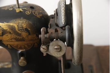 ジャンク品　イギリスアンティーク　SINGER(シンガー)社　置くだけでお洒落な空間に!ディスプレイにおすすめの足踏みミシン(シンガーミシン、ミシンテーブル、ミシン台、工業用ミシン、ディスプレイ、英国)(R-070063)