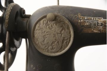 ジャンク品　イギリスアンティーク　SINGER(シンガー)社　置くだけでお洒落な空間に!ディスプレイにおすすめの足踏みミシン(シンガーミシン、ミシンテーブル、ミシン台、工業用ミシン、ディスプレイ、英国)(R-070063)