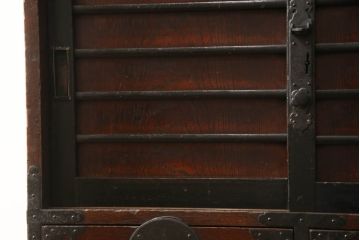 和製アンティーク　三方欅(ケヤキ)材　重厚感のある佇まいが魅力の松本帳場箪笥(時代箪笥、和タンス、収納たんす、整理タンス、引き出し)(R-070065)