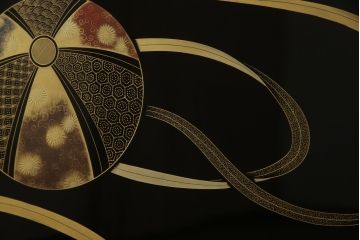 中古　美品　輪島塗り　沈金の迫力ある狛犬とまりの図が魅力的な衝立て(つい立て、衝い立て、パーテーション、間仕切り、店舗什器)(R-070120)