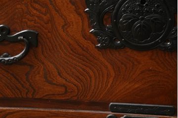 和製ビンテージ　岩谷堂箪笥　力強い杢目と重厚感ある金具が魅力の和箪笥(整理箪笥、衣装タンス、収納たんす、引き出し、チェスト、ヴィンテージ)(R-070121)