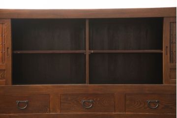 中古　超美品　国産工芸家具　九尺　前面欅(ケヤキ)材　洗練された佇まいと大容量の収納力を兼ね備えた特大重ね水屋箪笥(収納棚、戸棚、キャビネット、食器棚、店舗什器)(R-070122)